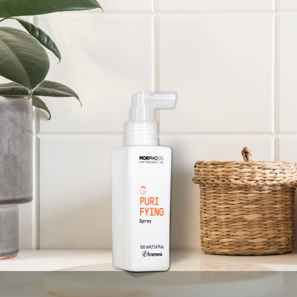 Purifying-Spray_front_Lifestyle